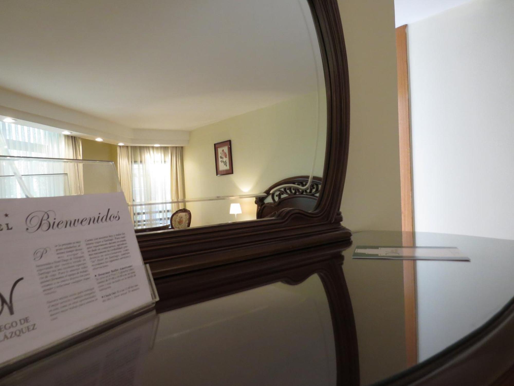 Hotel Diego De Velazquez Сантьяго Экстерьер фото